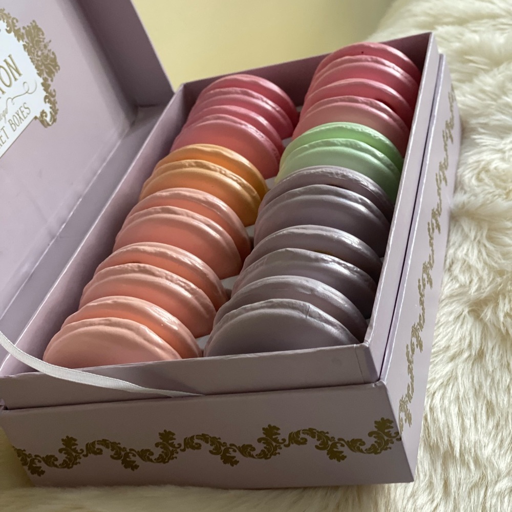 Macaron Ceramic Trinket Gift Box - Various Colors Available - Picture 15 of 15